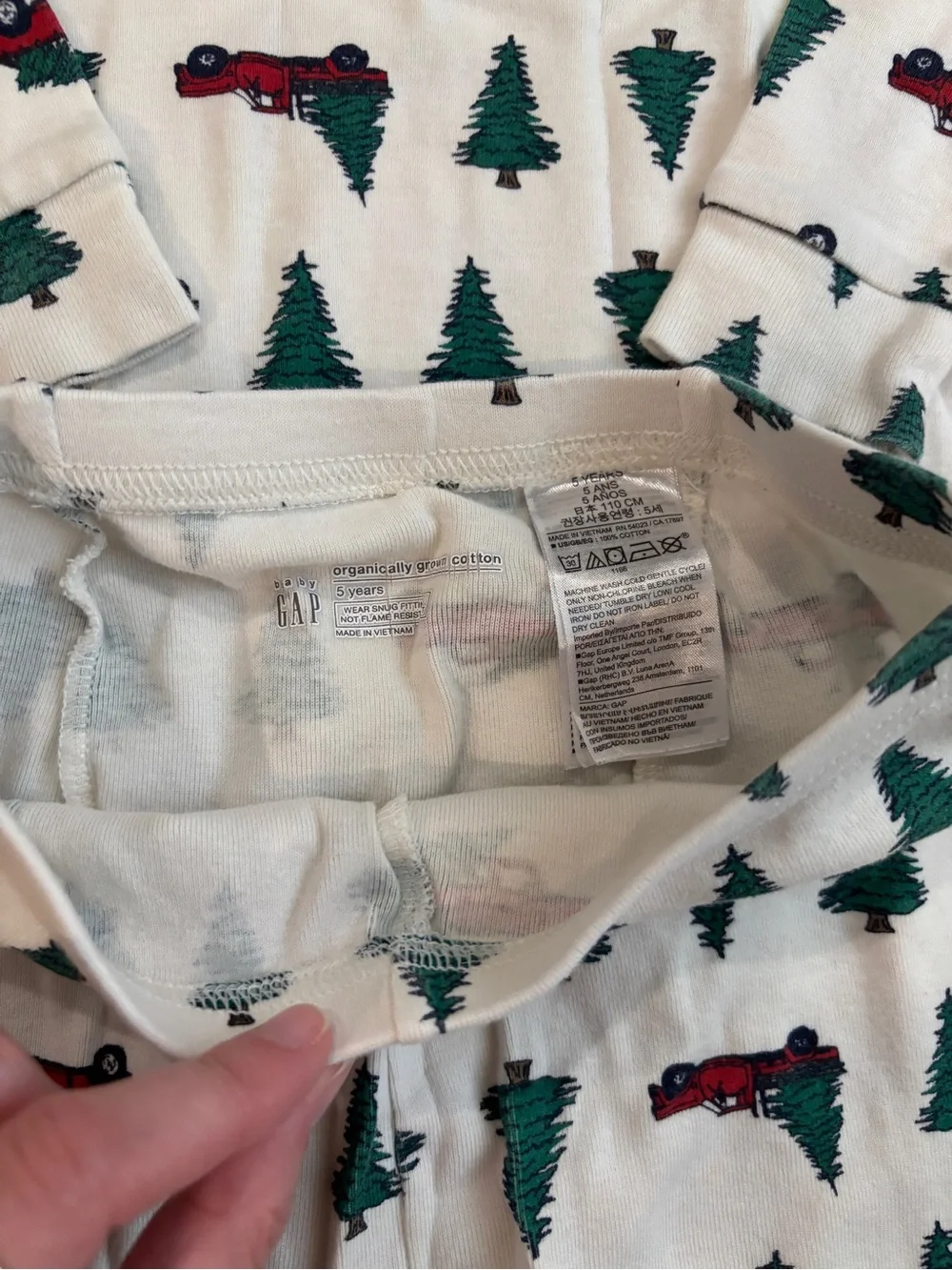 Gap Kids White Holiday Tree & Red Truck Pajama Set Size 5